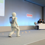 「ホンダ『ASIMO type R』ともいえるほど進化した新型アシモ発表（※ただし原発での作業は…）」の19枚目の画像ギャラリーへのリンク