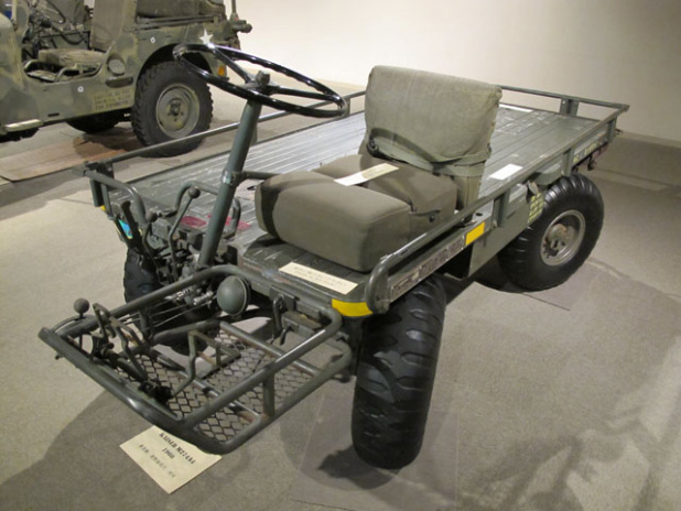 「米独の軍用車、ジープとキューベルワーゲンを比較してみた【ジープの機能美展2012】」の1枚目の画像