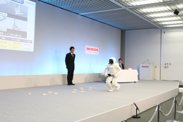「ホンダ『ASIMO type R』ともいえるほど進化した新型アシモ発表（※ただし原発での作業は…）」の7枚目の画像