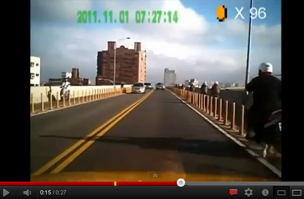 「【動画】あぶない！公道でのリアル・マリオ状態に気をつけましょう!?」の1枚目の画像