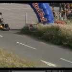 「レッドブルF1マシンにスタッフが轢かれた瞬間映像!」の1枚目の画像ギャラリーへのリンク