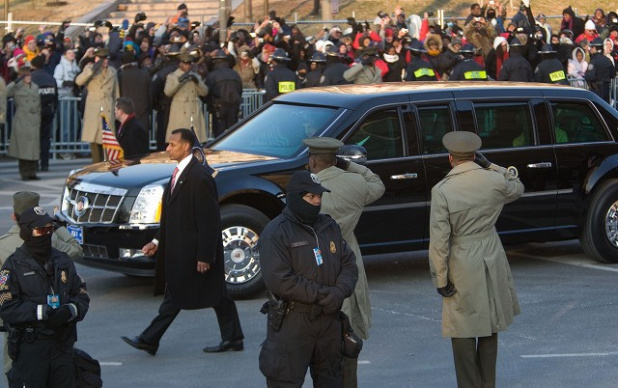 「立ち往生したオバマ大統領用リムジンの詳細判明! 車重はなんと8t、輸血用血液も積んでます!!」の3枚目の画像