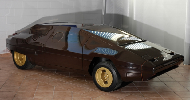 「ベルトーネのコンセプトカー「ランボルギーニ・マルツァル」151.2万ユーロ(約1億7400万円)で落札!」の4枚目の画像