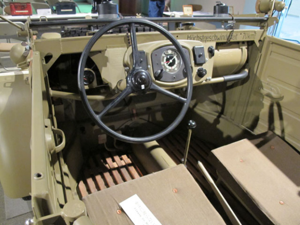 「米独の軍用車、ジープとキューベルワーゲンを比較してみた【ジープの機能美展2012】」の14枚目の画像