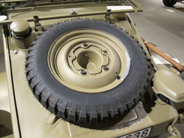 「米独の軍用車、ジープとキューベルワーゲンを比較してみた【ジープの機能美展2012】」の19枚目の画像
