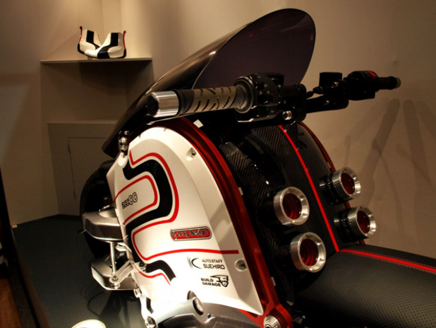 「「AKIRA」に出てきそうな電動バイクを『東京デザイナーズウィーク』で発見!!」の5枚目の画像