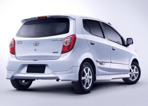 ダイハツ アイラとトヨタ アギア 90万円以内で買える1 0lモデルを発表 Clicccar Com