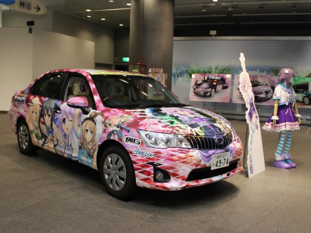 トヨタ アムラックスとアニメのコラボ アムラックス 超次元ゲイムネプテューヌ で貴重なセラの痛車も展示 Clicccar Com