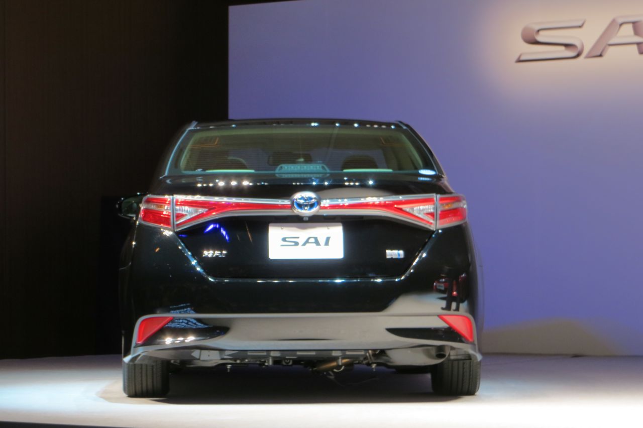 トヨタ ハイブリッド専用セダン「SAI」大幅イメージチェンジ。価格は321万円〜 ｜ TOYOTA_SAI_20130829_01 ...