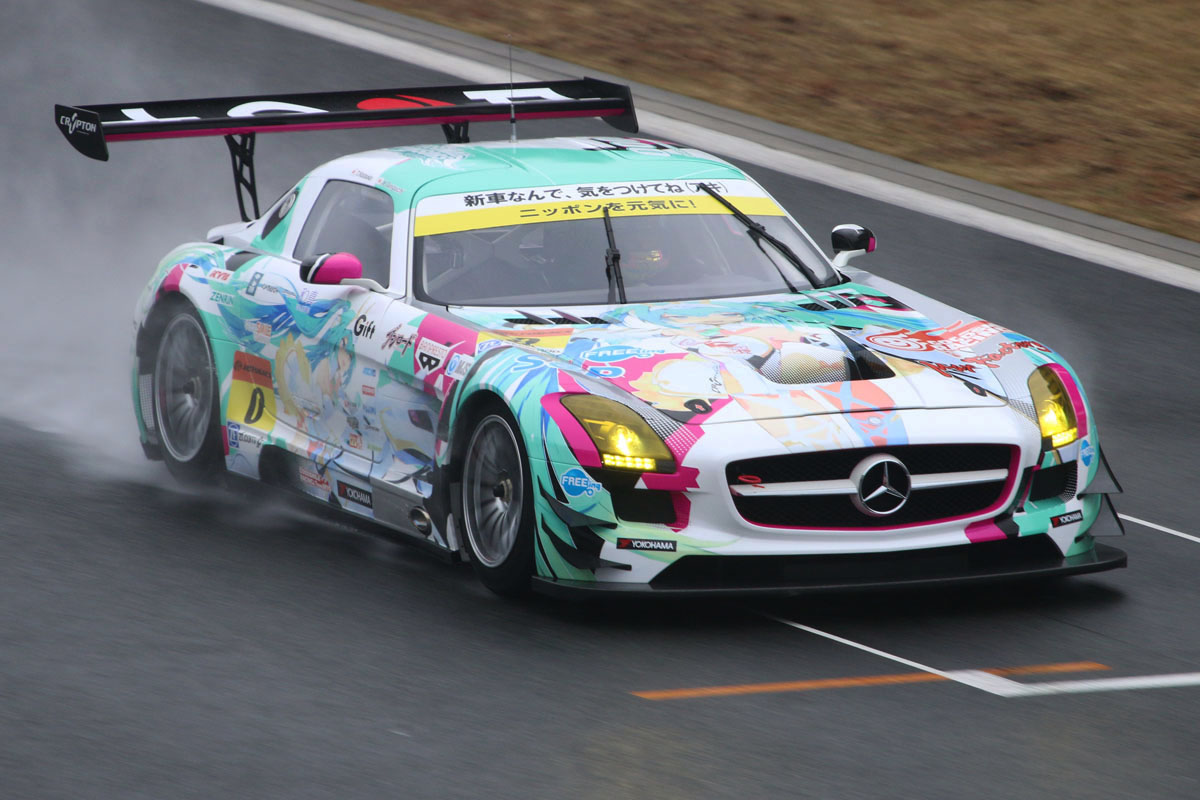 史上最後のSLS GT3は初音ミク！グッドスマイルが2連覇を狙いマシンをチェンジ。  clicccar.com