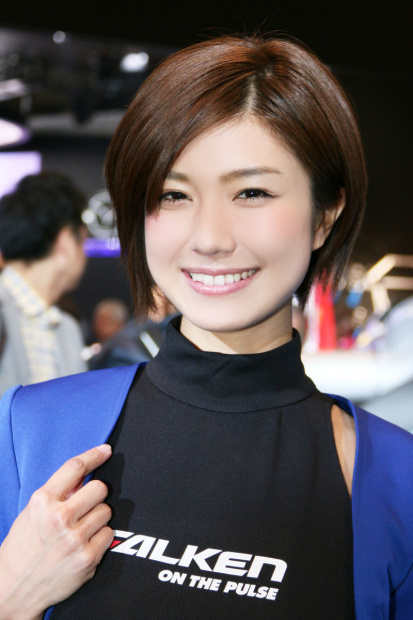 東京オートサロン16 Clicccar賞受賞の藤木由貴ちゃん 実はヘルシー美少女だった Clicccar Com