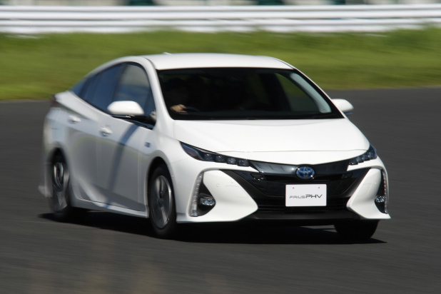 新型プリウスphvに試乗 走りのフィーリングはプリウスと明らかに違った Clicccar Com