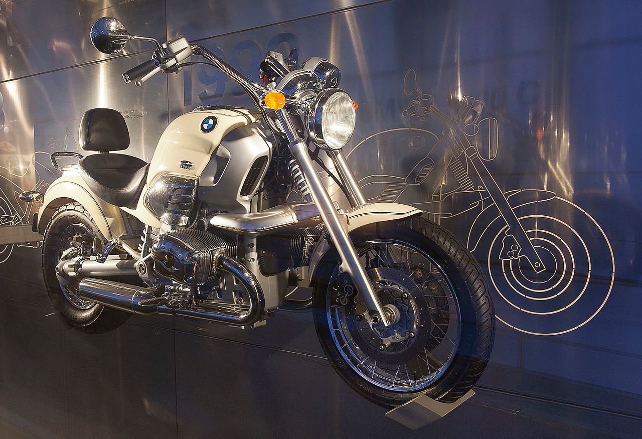 Bmw Rjc BMWと007の意外な関係【映画ボンド・カーズその2】 | 8-bmw_r1200c-pjt_s | clicccar.com(クリッカー)