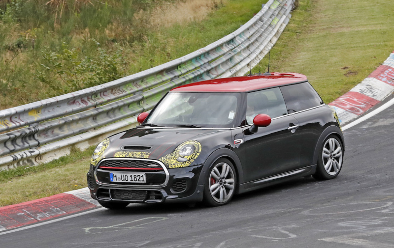 新技術満載で動力性能は過去最高へ ミニクーパー Jcw改良型をキャッチ Clicccar Com