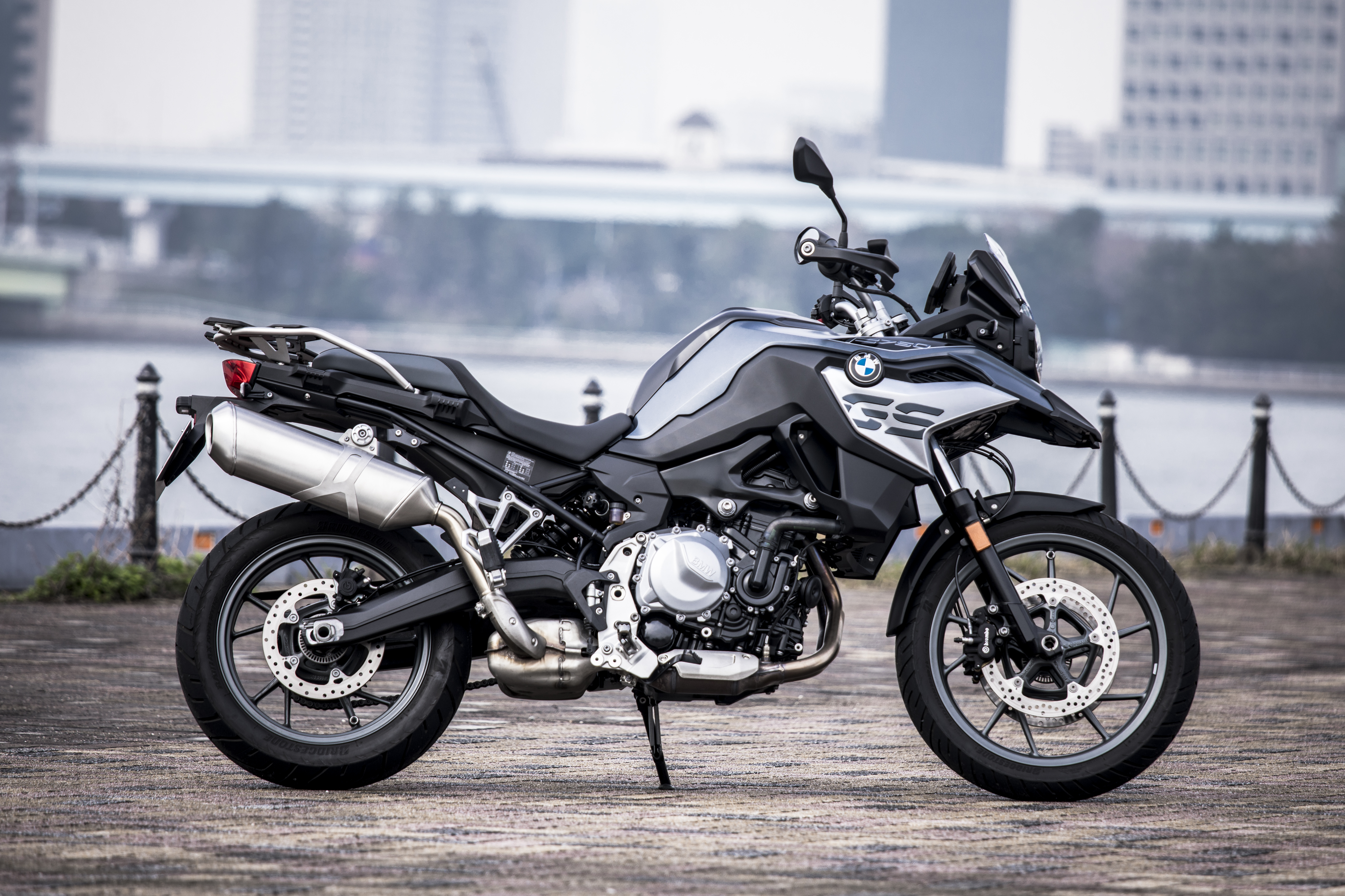 Bmw F750gs 試乗レポート 逆回転270度クランクが心地良いパルス感 Clicccar Com