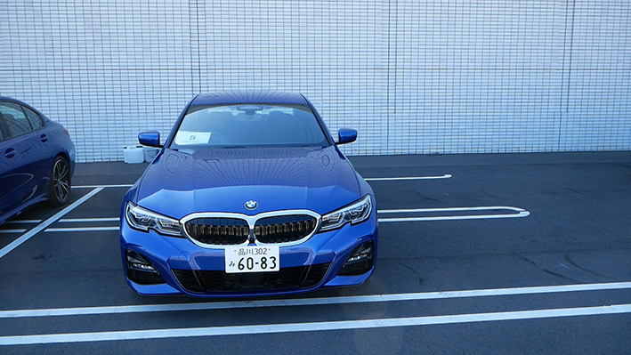 Bmw 330i Mスポーツ試乗 軌跡をたどって50mバック 新3シリーズのリバース アシスト機能の用途は Clicccar Com