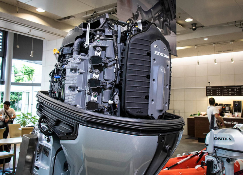 ホンダの250馬力船外機 Bf250 タイヤや燃料タンク無しで価格241万円は高い 安い Clicccar Com