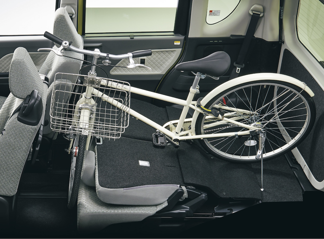 新車 新型ダイハツ タントの居住性 乗降性 インパネはどう変わった Clicccar Com