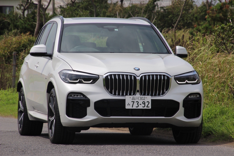 広大なキャビンとラゲッジを備えながら 最新のbmwらしい走りの良さで魅了 Bmw X5試乗記 Clicccar Com