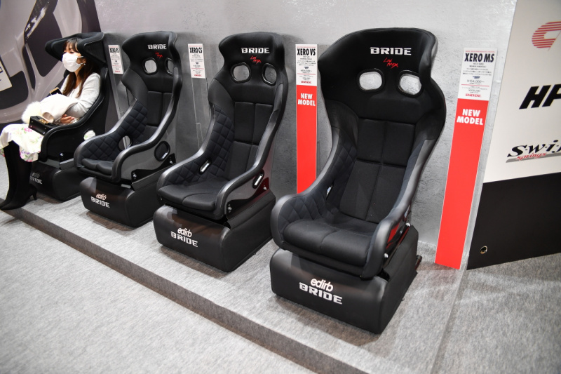 Brideブースでは4世代目に進化したフルバケットシートからゲーミングチェアまでフルラインナップで登場 東京オートサロン Clicccar Com