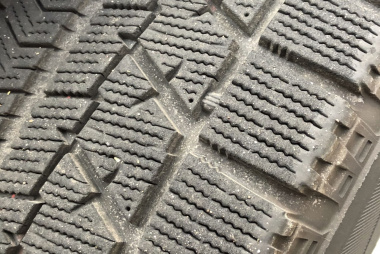 履きっぱなしは禁物 タイヤの寿命はここで分かる 誰でもできるカーメンテ Clicccar Com