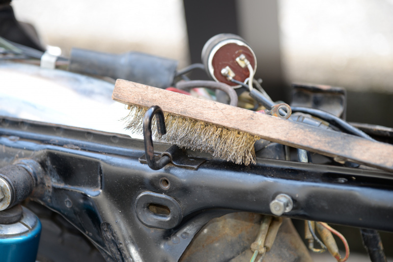 旧車再生の基本 フレームを清掃する 後編 49年前のcb125は直るのか 素人再生記 Clicccar Com