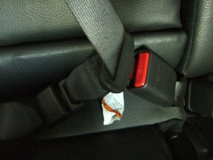 重大交通事故が起きてからでは遅い 後席シートベルトの正しい着用方法知っていますか Clicccar Com
