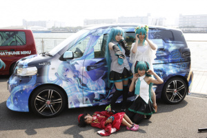 初音ミクだらけのgw最終日 有明でボーカロイド系痛車のオフ会が開かれていたようです Clicccar Com